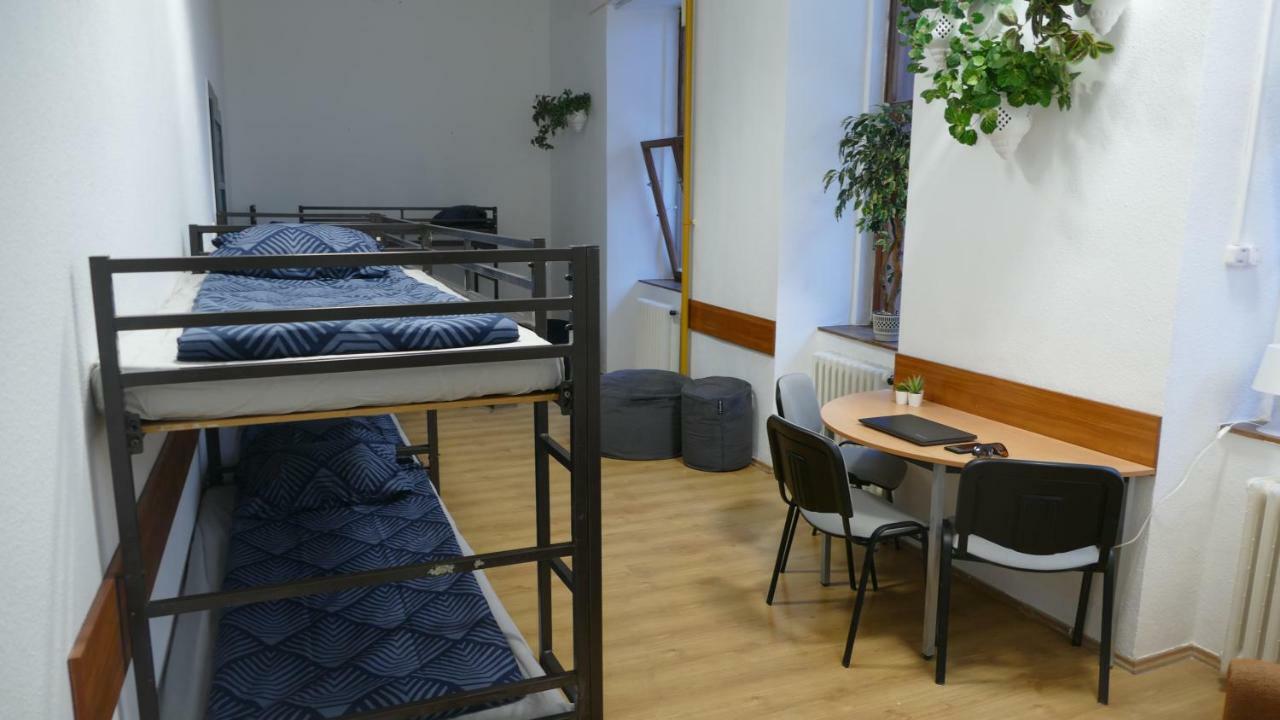 Hostel Hub55 Co-working *