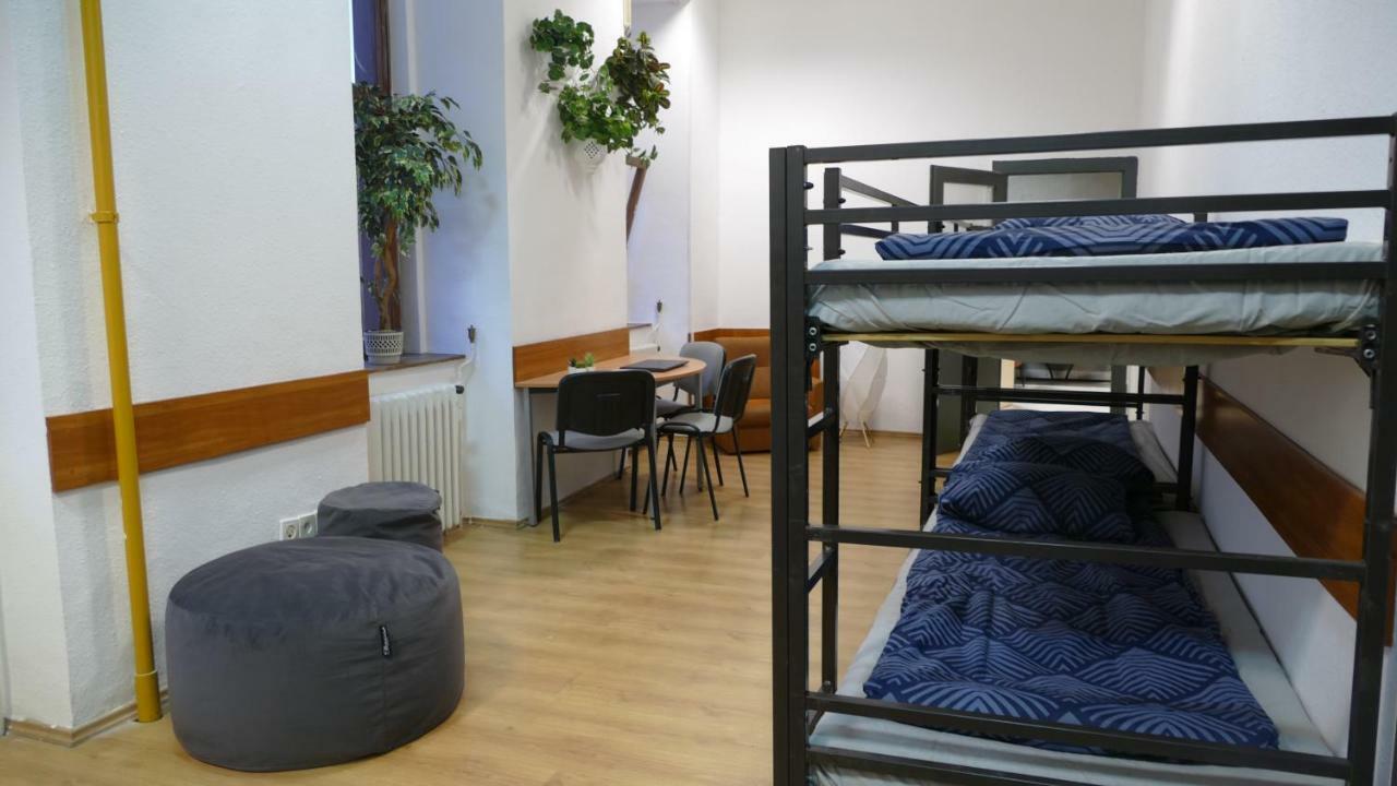 Hostel Hub55 Co-working *